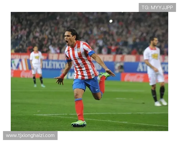 街拍风格与足球明星魅力完美结合的精美图片集锦