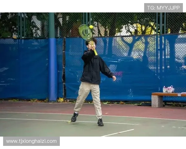 足球与网球跨界合作的典范：球星们的竞技精神与跨界挑战