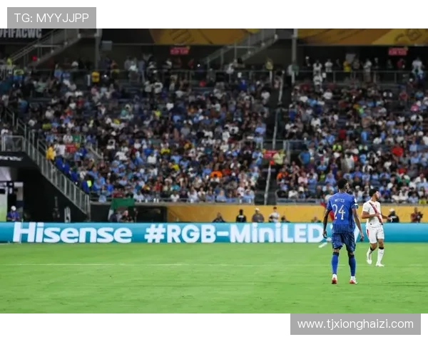 足球巨星齐聚一堂，探讨未来发展与绿茵场上的巅峰对决